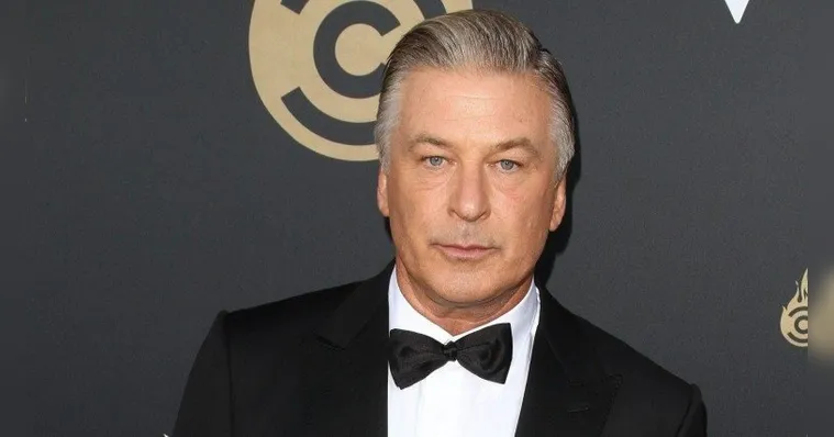 Imagem ilustrativa da notícia Premonição? Alec Baldwin já lamentou caso com tiro acidental
