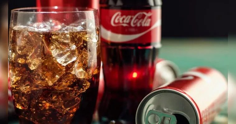 Imagem ilustrativa da notícia Homem de 22 anos morre após beber Coca-Cola
