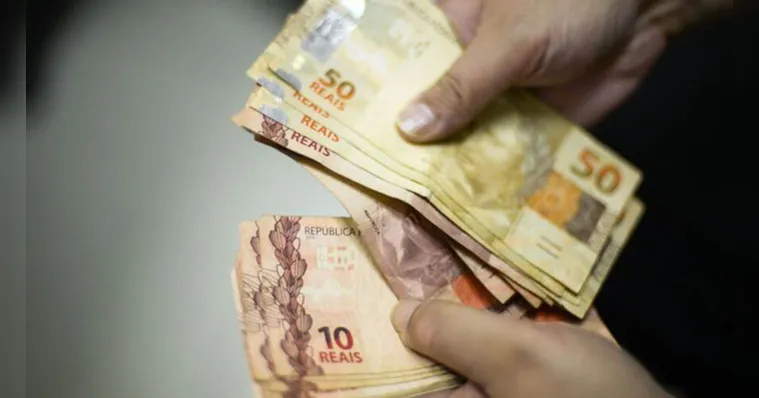 Imagem ilustrativa da notícia Governo deve anunciar novo auxílio de R$ 400
