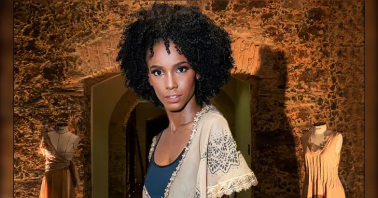 Imagem ilustrativa da notícia Amigos e familiares fazem cortejo fúnebre da modelo Geordana 