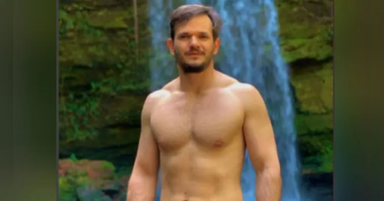 Imagem ilustrativa da notícia No Instagram, padre mostra o que fica por baixo da batina