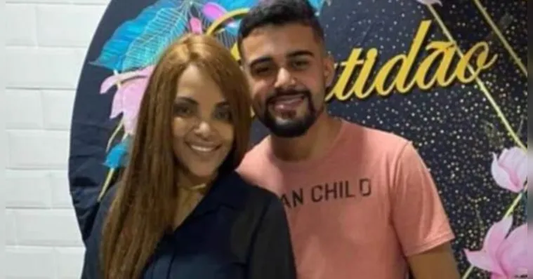 Imagem ilustrativa da notícia Após prisão, namoro de Flordelis segue firme: “é amor!”