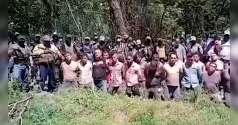 Imagem ilustrativa da notícia Cartel mexicano enfileira mais de 20 para fuzilamento