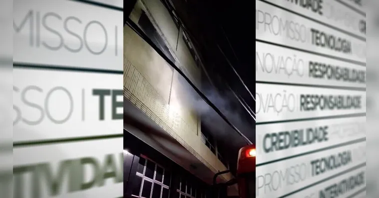 Imagem ilustrativa da notícia Vídeo:
fogo atinge antigo prédio da Defensoria Pública
