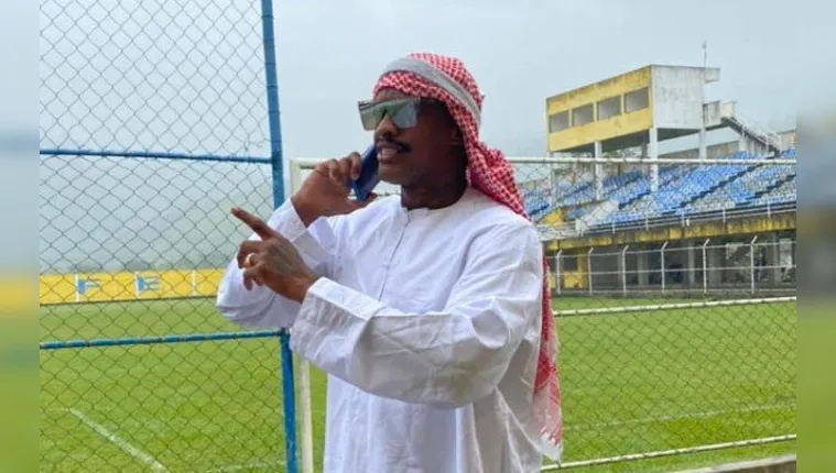 Imagem ilustrativa da notícia 'Sheik' hilário tenta comprar clube carioca. Veja o vídeo