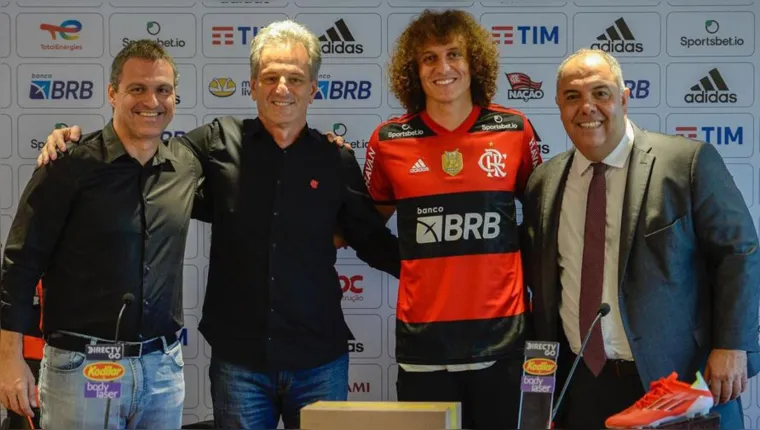 Imagem ilustrativa da notícia Vídeo: David Luiz se apresenta para reforçar o Flamengo