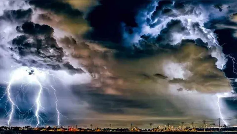 Imagem ilustrativa da notícia "Luz do apocalipse" surge no céu após terremoto no México