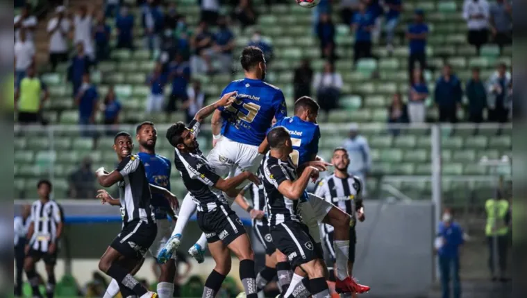 Imagem ilustrativa da notícia Goleiros se destacam e Botafogo e Cruzeiro ficam no empate