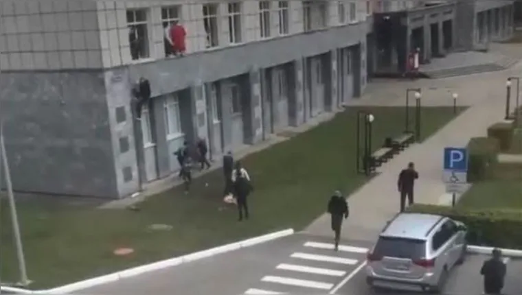 Imagem ilustrativa da notícia Vídeo: atirador mata 8 e fere 28 em universidade russa