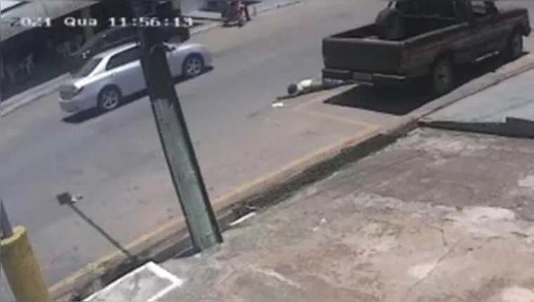 Imagem ilustrativa da notícia Santarém: motorista arranca e idoso cai da porta de ônibus