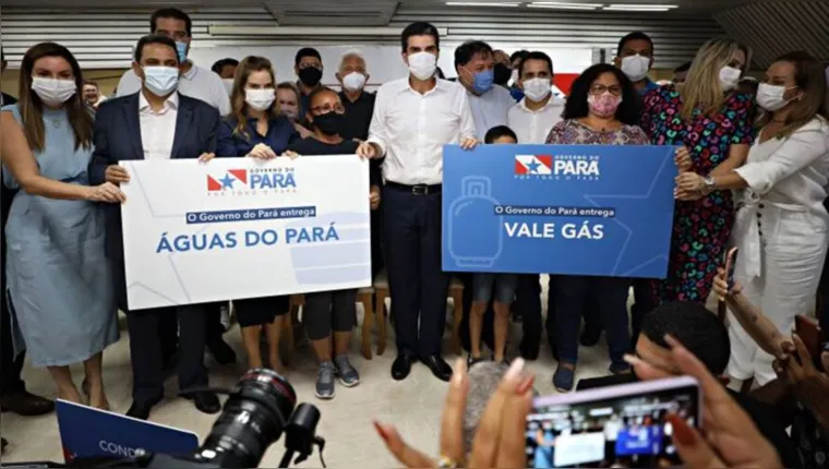 Imagem ilustrativa da notícia Governo entrega contas pagas aos beneficiados do “Água Pará”