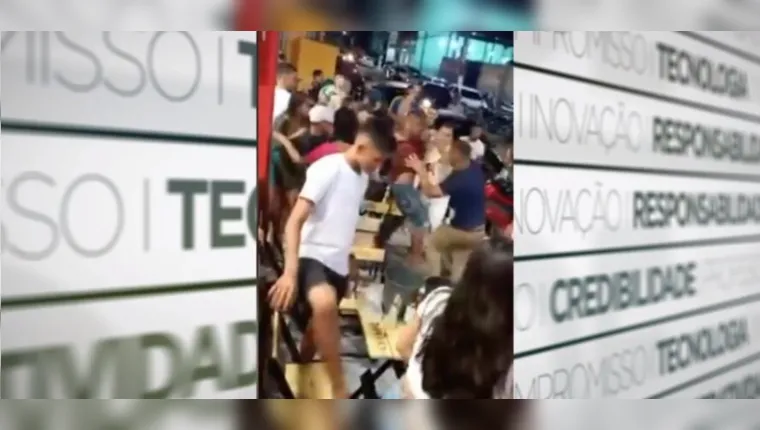 Imagem ilustrativa da notícia Vídeo:
Briga em loja de conveniência tem cadeira voando