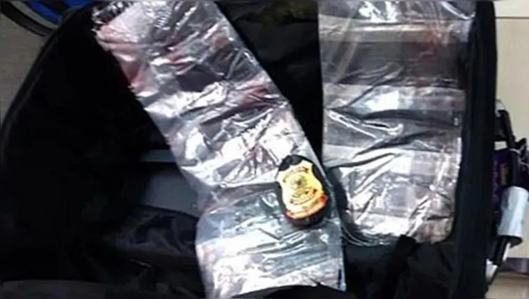 Imagem ilustrativa da notícia Idosa de 71 anos é presa com 2 kg de cocaína em aeroporto
