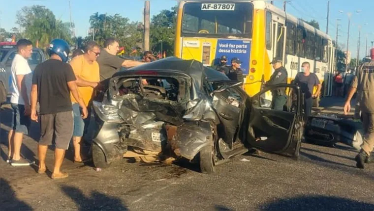 Imagem ilustrativa da notícia Acidente com carros deixa feridos em Ananindeua