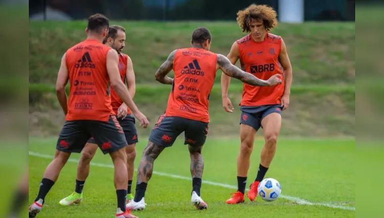 Imagem ilustrativa da notícia Com a presença de David Luiz, Flamengo encerra preparação 