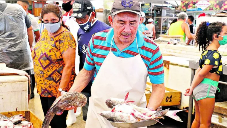 Imagem ilustrativa da notícia Venda de peixe cai e produto é doado em Ananindeua