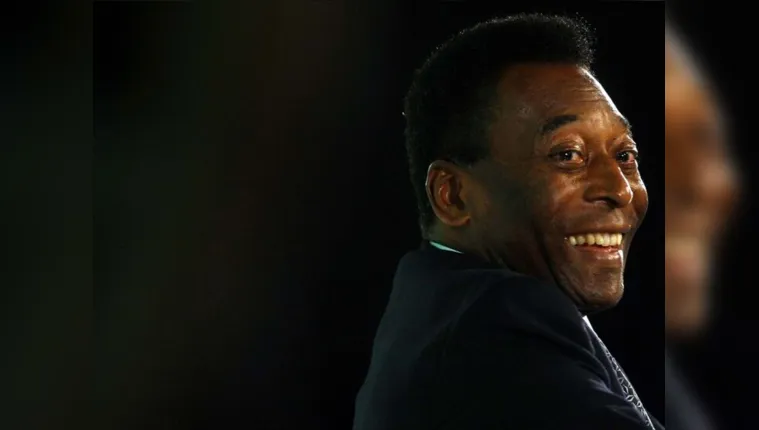 Imagem ilustrativa da notícia Pelé revela que retirou tumor do cólon e segue internado