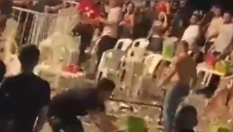 Imagem ilustrativa da notícia Vídeo mostra pancadaria no show de Zé Vaqueiro no Pará