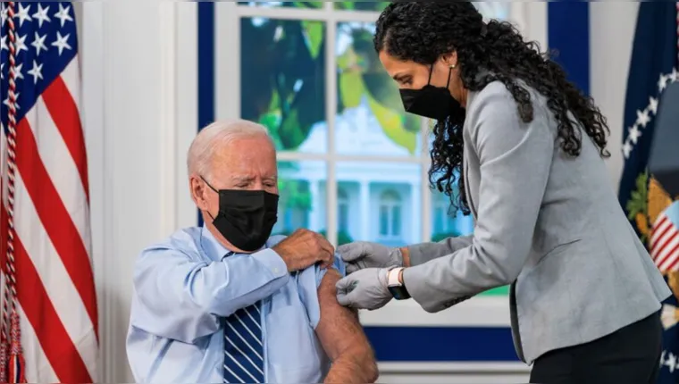 Imagem ilustrativa da notícia Joe Biden recebe 3ª dose da vacina contra a Covid-19