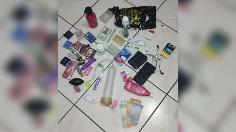 Edmakes Santana Souza foi preso em flagrante na entrada do município de Nova Ipixuna. Com ele, foram encontrados diversos objetos eróticos Edmakes Santana Souza foi preso em flagrante na entrada do município de Nova Ipixuna. Com ele, foram encontrados diversos objetos eróticos