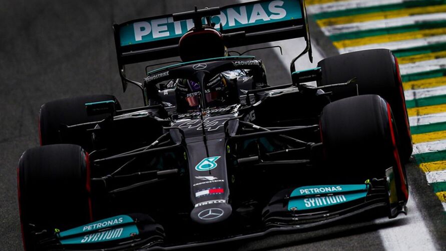 Hamilton chega a última prova com chances reais de ser campeão da F1