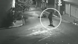 Imagem ilustrativa da notícia Vídeo: vítima reage a assalto e mata dois bandidos em SP