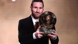 Imagem ilustrativa da notícia Messi supera CR7 e leva Bola de Ouro pela 7ª vez, diz jornal