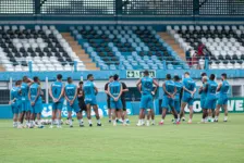 Time reunido em treinamento na última semana.