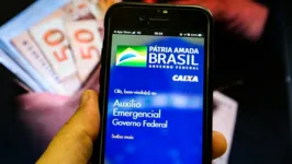 Imagem ilustrativa da notícia Veja quem recebe o auxílio emergencial nesta segunda (1º)  