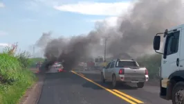 Congestionamento quilometro na rodovia 