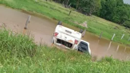 Carro em que os filhos do prefeito viajavam 