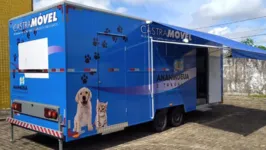 Trailer onde os serviços são realizados possuem equipamentos para garantir a saúde do pet