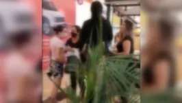 A confusão causou um grande tumulto dentro de um shopping