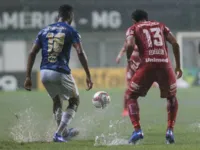 Cruzeiro e Vila Nova empataram por 1 a 1 no Estádio Independência.