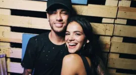 Neymar Jr. e Bruna Marquezine em foto publicada no Instagram; jogador teria curtido foto da ex