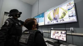 No prédio também está instalada a primeira unidade no interior de uma divisão descentralizada da Central Integrada de Monitoramento Eletrônico (Cime), com circuito fechado de TV