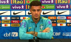 Philippe Coutinho durante entrevista coletiva na tarde de segunda-feira (8).