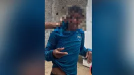 Para a surpresa dos policiais, o arrombador estava escondido no telhado de uma outra loja interligada