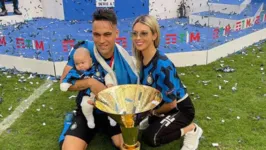 Gandolfo relatou em suas redes sociais situação vovoda com o namorado Lautaro Martinez em restaurante na Itália.