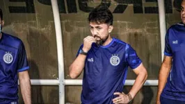 Treinador renovou com o time para a próxima temporada.
