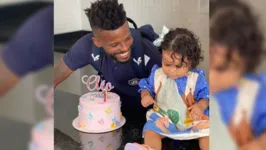 Antes de viajar, Erick Flores comemora 1 aninho da filha Cléo.