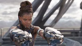 Personagem "Shuri" aparece no filme Pantera Negra