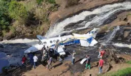 Avião que levava a cantora e mais quatro pessoas