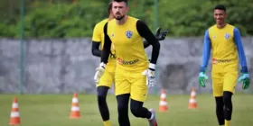 Goleiro Elias Curzel segue no Paysandu em 2022
