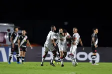 Leão da Barra aplica 3 x 0 no Vasco dentro de São Januário.