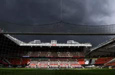 Partidas estão sendo adiadas no campeonato Inglês devido novo surto de covid.