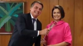 O presidente Jair Bolsonaro e a esposa Michelle.