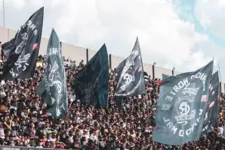 Depois de ter saído pela "porta dos fundos", o lateral pode voltar ao Baenão. Torcida azulina aprova?