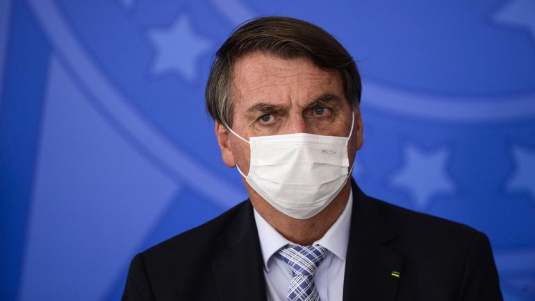 Imagem ilustrativa da notícia: Moraes abre inquérito contra Bolsonaro ligar vacina à Aids