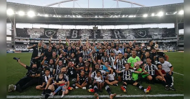 Imagem ilustrativa da notícia Botafogo vira diante do Operário e garante acesso à série A
